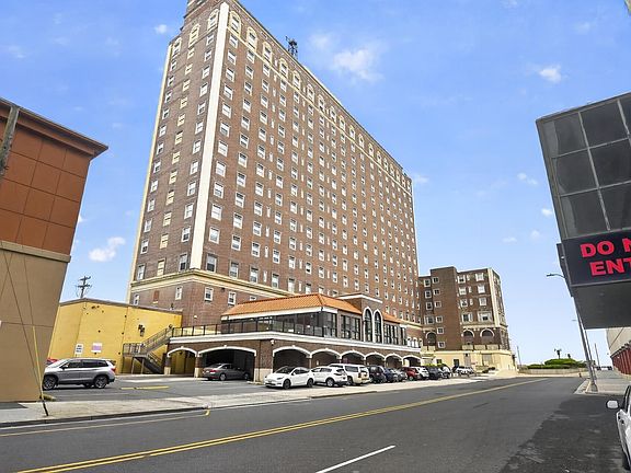 3rd image of 2715 Boardwalk APT 419