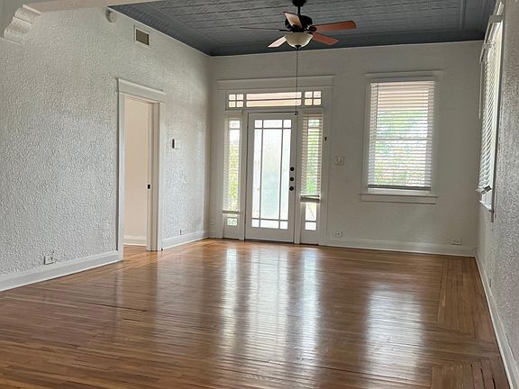 5th image of 2410 E 8th Ave