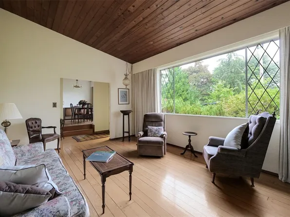 3938 Shorncliffe Rd, Saanich, BC V8P 2T6