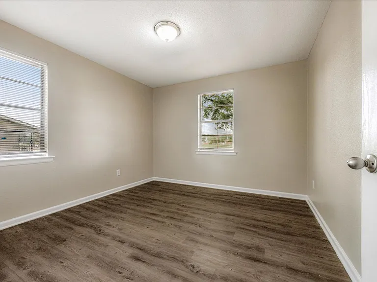 Graceland Flats Modern Living in the Heart of Whitehaven — Photo 12