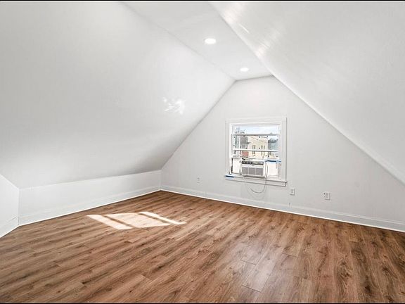 4th image of 1712 E Park Pl #3