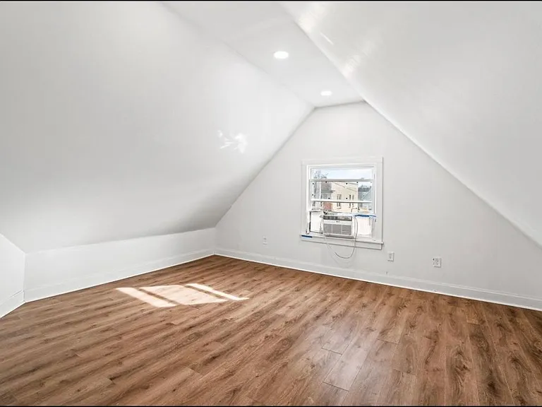 1712 E Park Pl #3 — Photo 4
