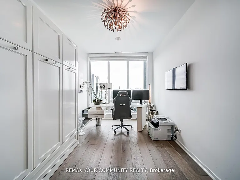150 E Liberty St #Penthouse 2 — Photo 30