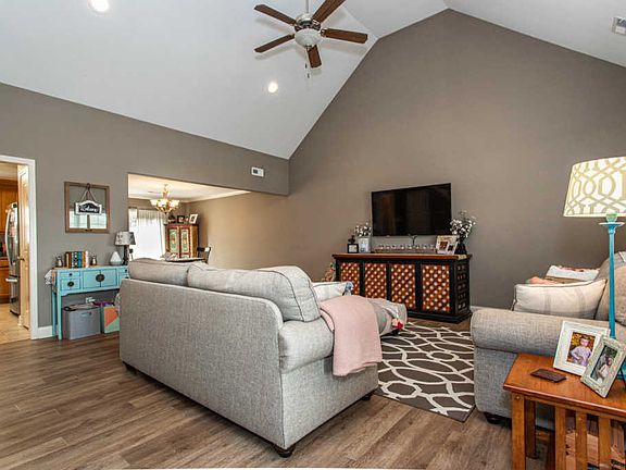 4th image of 8528 Reagan Woods Ln