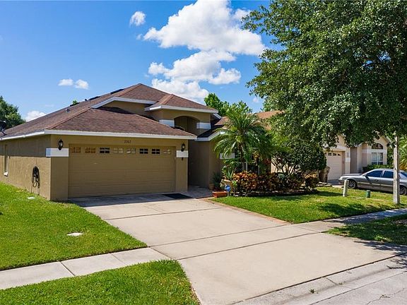 2nd image of 2702 Lucas Lakes Ln