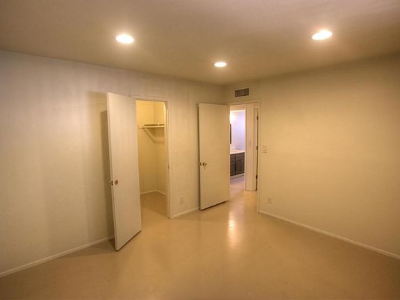 5th image of 3677 E Bellevue St