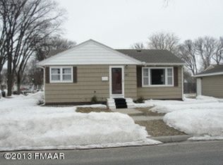 817 16th St S, Fargo, ND 58103
