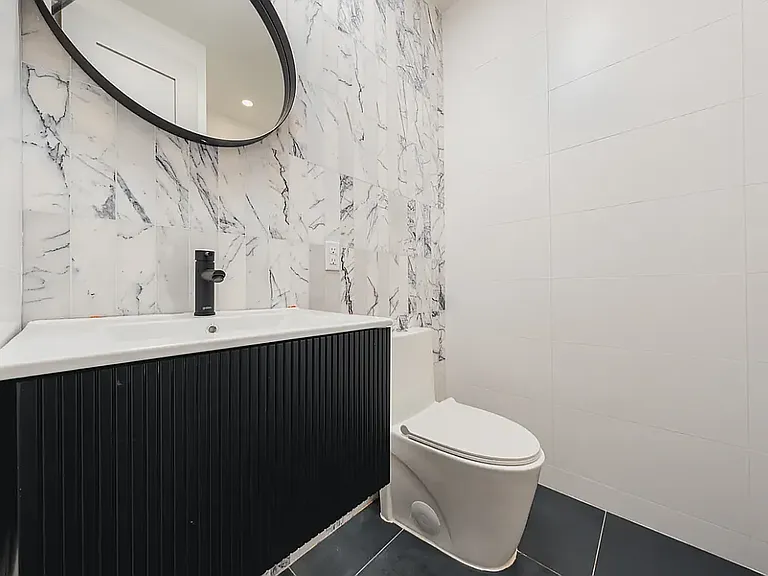 80 Monroe St #6 — Photo 6