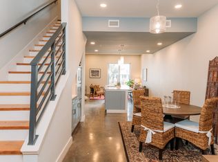 210 W Peden Aly #A-120, San Antonio, TX 78204
