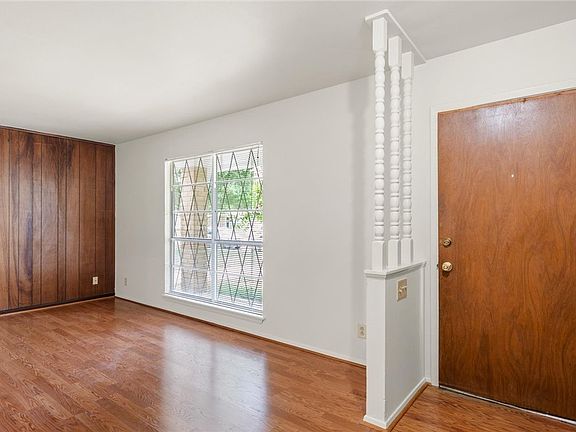 3rd image of 1036 Richmond Dr