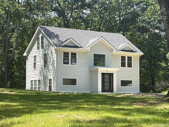 2nd image of 18 Laurel Road