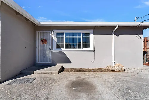 568 Simon St Photo 1
