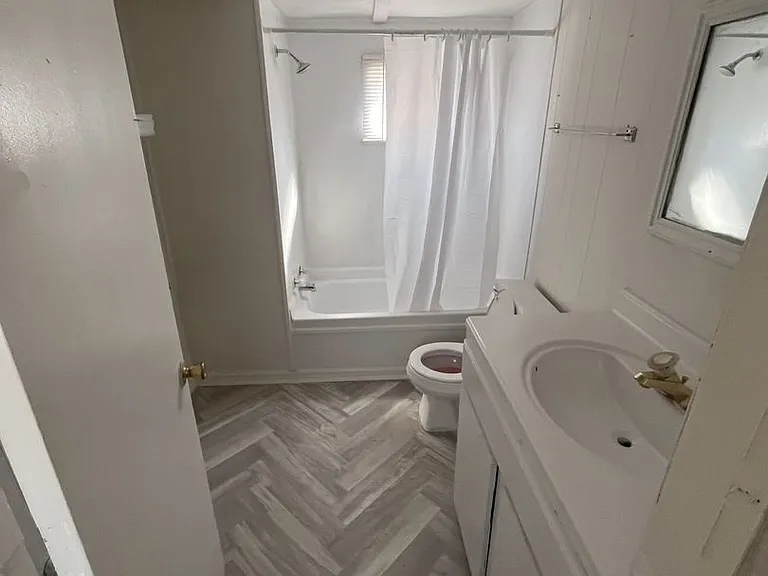 501 S Hickory St — Photo 7