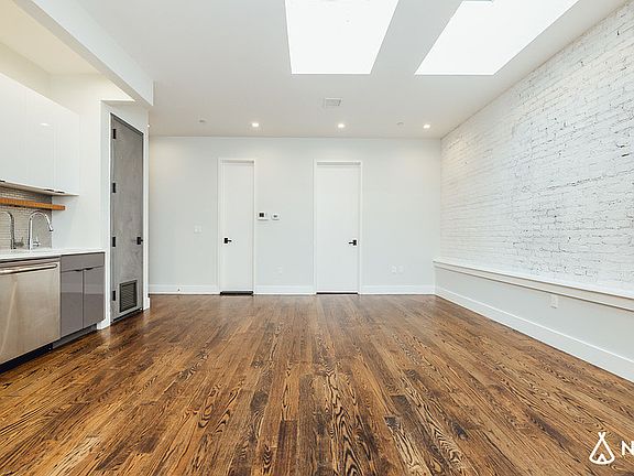 3rd image of 60-15 Myrtle Ave #Z