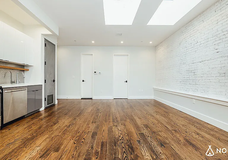 60-15 Myrtle Ave #Z — Photo 3