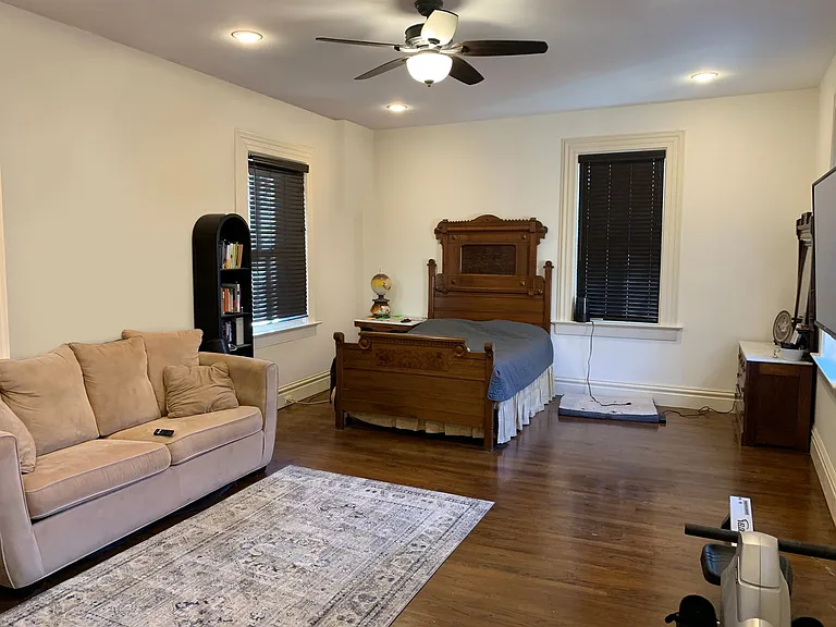 3325 Indiana Ave — Photo 17