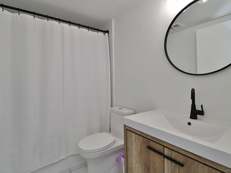 35 Holland Ave #302 — Photo 17