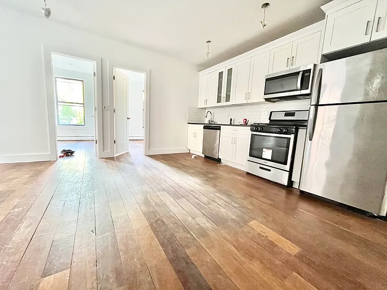653 Pennsylvania Ave #1R — Photo 11