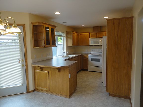 2nd image of 3111 Horse Haven St SE