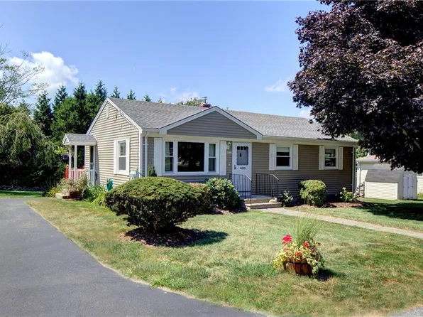 114 Redwood Rd, Portsmouth, RI 02871