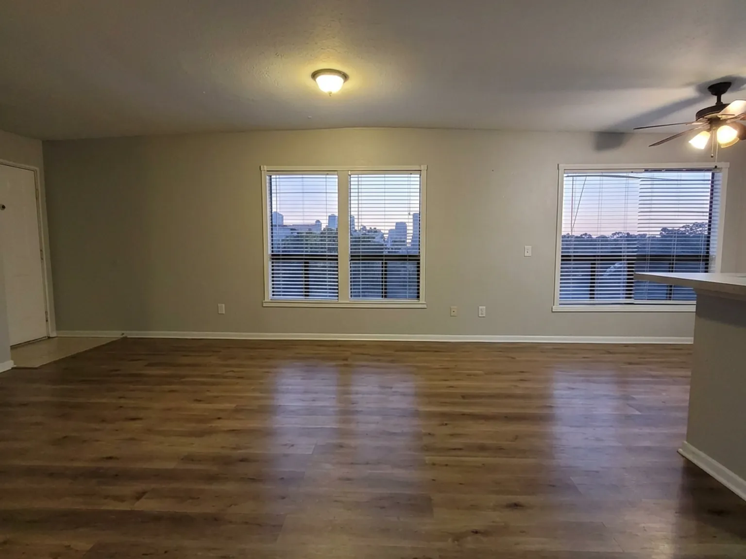2 bed, 850 sqft, $3,100 — Photo 4
