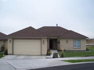 422 E Bella Vista Ave, Hermiston, OR 97838