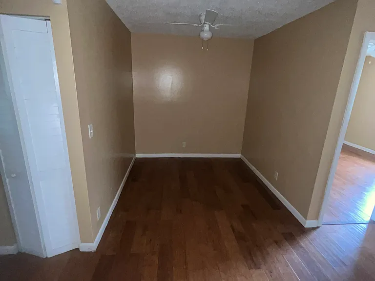 1192 W 36th St #5 — Photo 8
