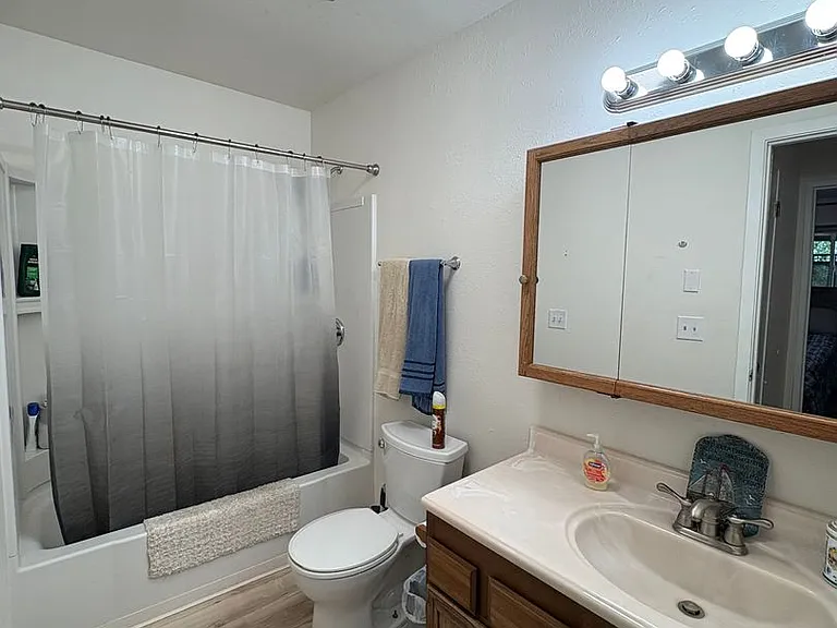 228 Woodridge St #1 — Photo 12