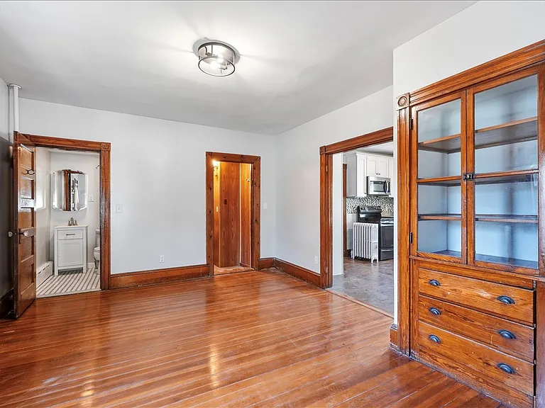 352 Beulah St #1 — Photo 10