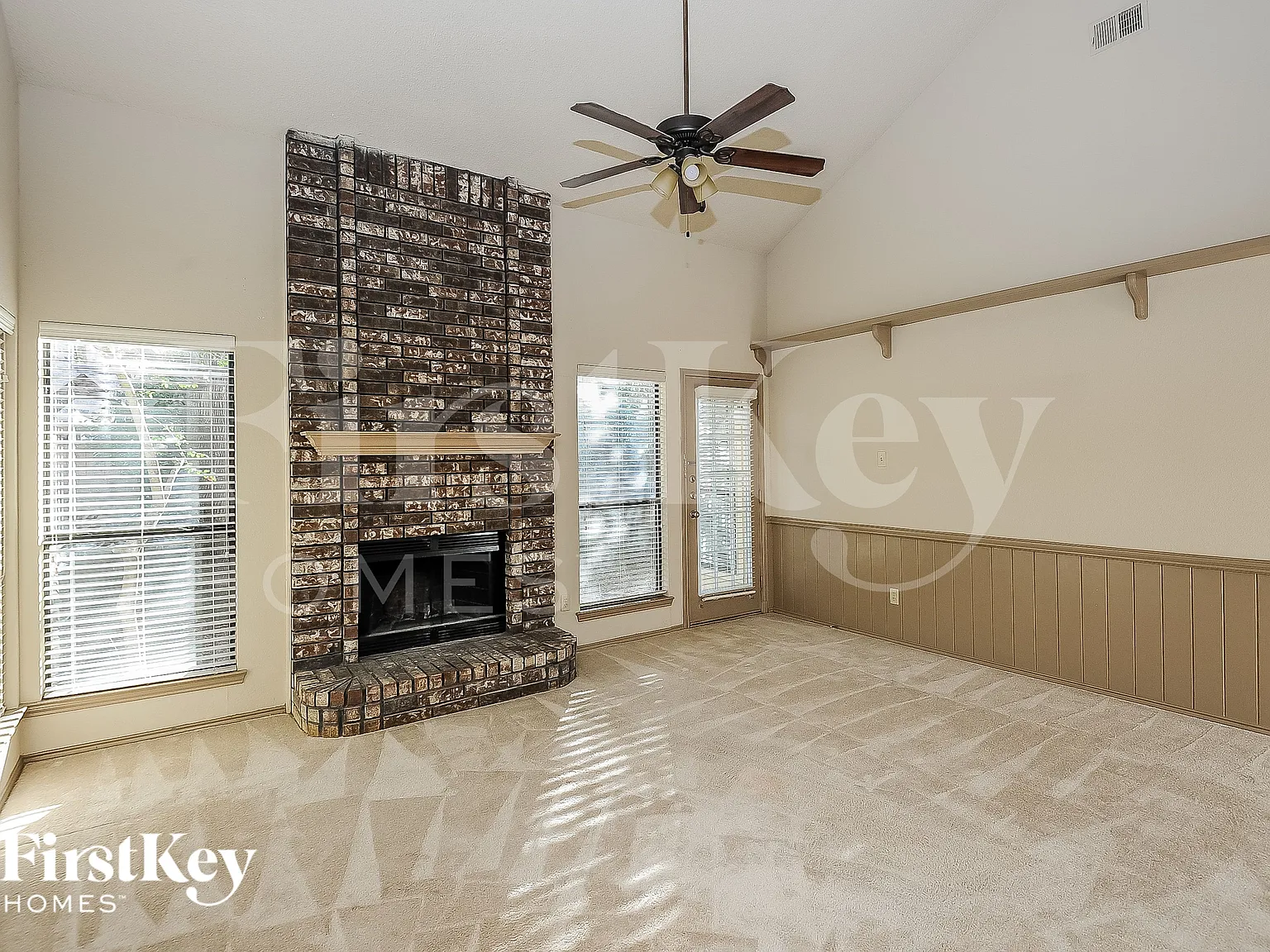 3 bed, 2.0 bath, 1647 sqft, $1,800 — Photo 2