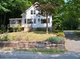 65 Memorial Dr, Winthrop, ME 04364