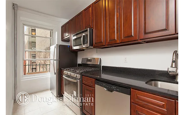 Rented by Douglas Elliman | media 8