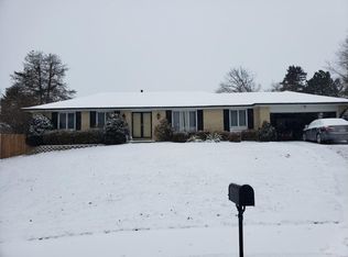 6 Greenbriar Ct, Saint Charles, MO