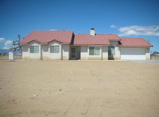 11660 8th Ave, Hesperia, CA 92345