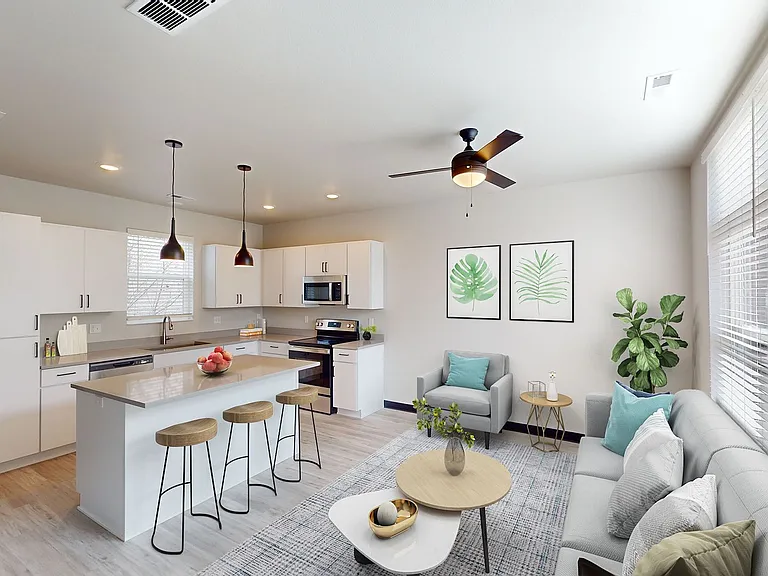 2801 Oakland St — Photo 1