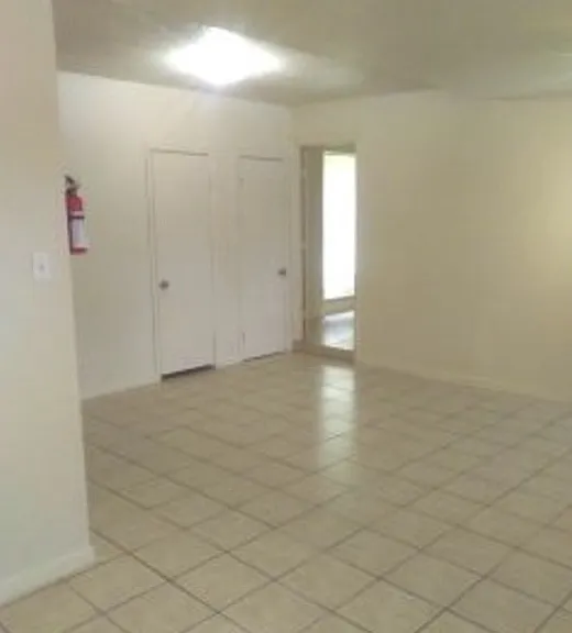 600 Monticello Ct #2 — Photo 5