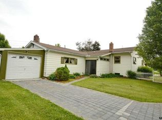 550 Edgegrove Rd, Hanover, PA 17331