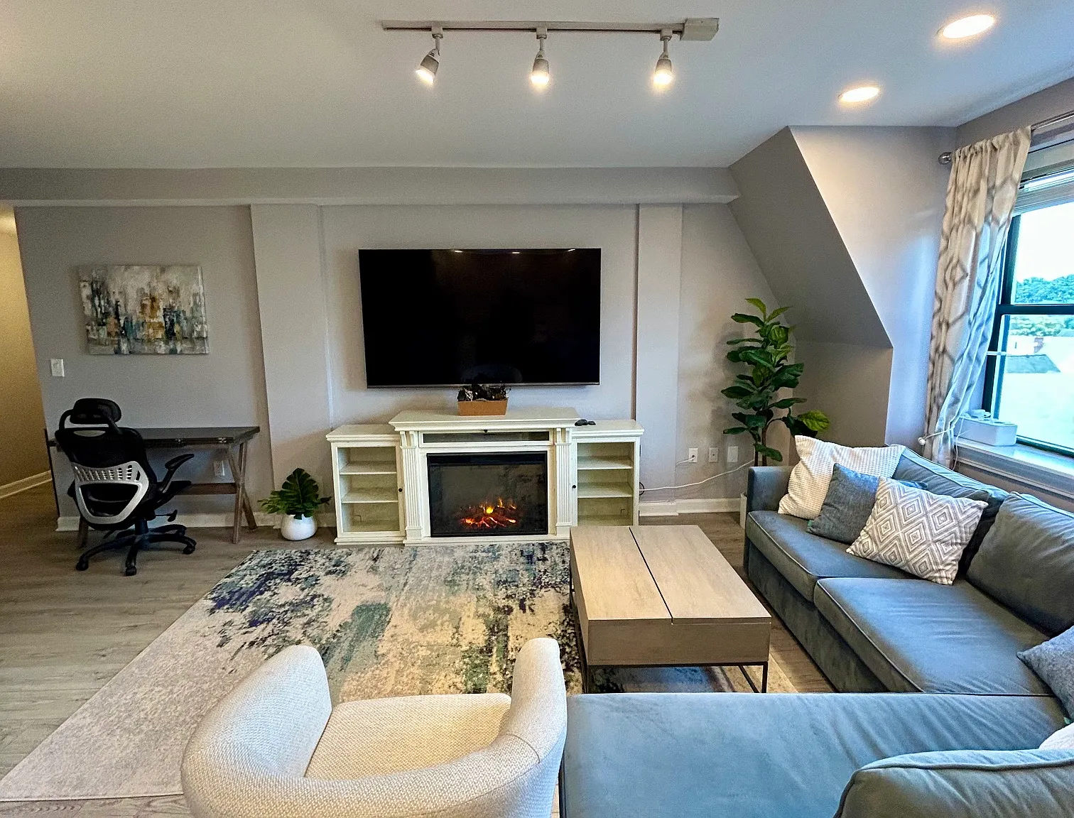 1 bed, 718 sqft, $3,600 — Photo 3