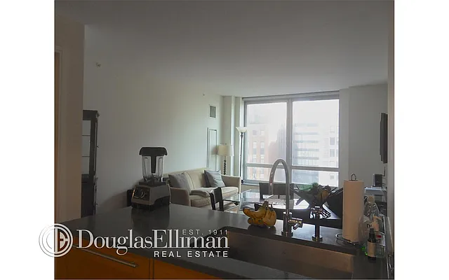 Rented by Douglas Elliman | media 14