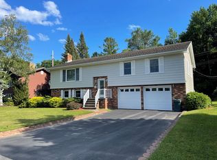 3 Trafalgar Dr, Plattsburgh, NY 12901