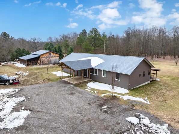 52705 18th Ave, Grand Junction, MI 49056