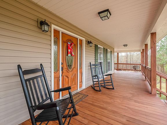 Image 3: Front Entrance