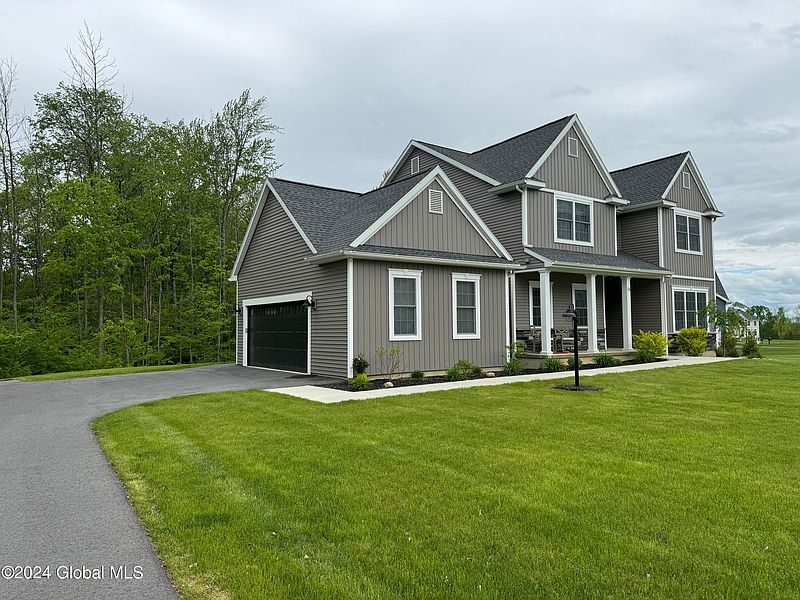 4th image of 30 Mallory Way