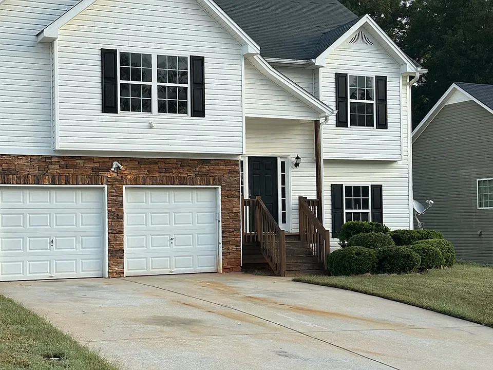 649 Amberwood Dr