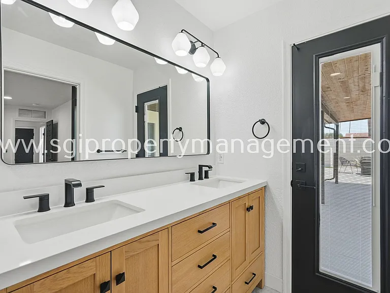 5040 E Columbine Dr — Photo 31