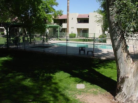 3rd image of 1219 S Dorsey Ln APT 102