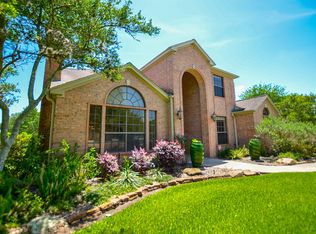 4810 Wentworth Dr, Weston Lakes, TX 77441