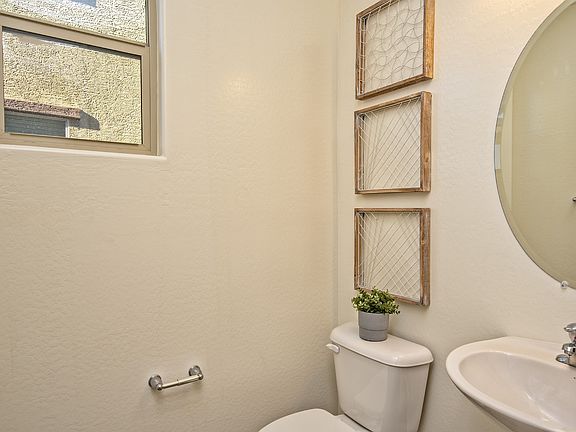 3rd image of 17268 W Kendall St