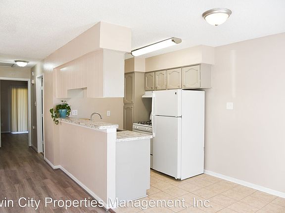 4th image of 1513 Hillside Dr #1513