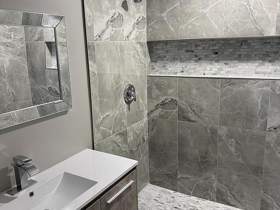 2nd image of 6006 Riverside Dr